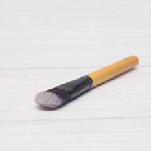 Load image into Gallery viewer, Flawless classic foundation brush with focus on the bristles. Vegan and cruelty-free. Available at Lovethical along with plenty of other vegan and cruelty-free beauty products, makeup, make up, toiletries and cosmetics for all your gift and present needs. 
